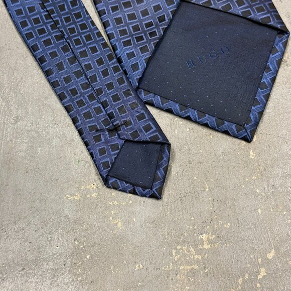 Hugo Boss Tie 100% Silk Woven Box Pattern Made in Italy Blue 4.5" - Picture 5 of 5